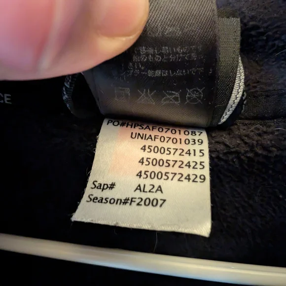 The North Face Classic Black Fleece Jacket - Picture 6 of 8